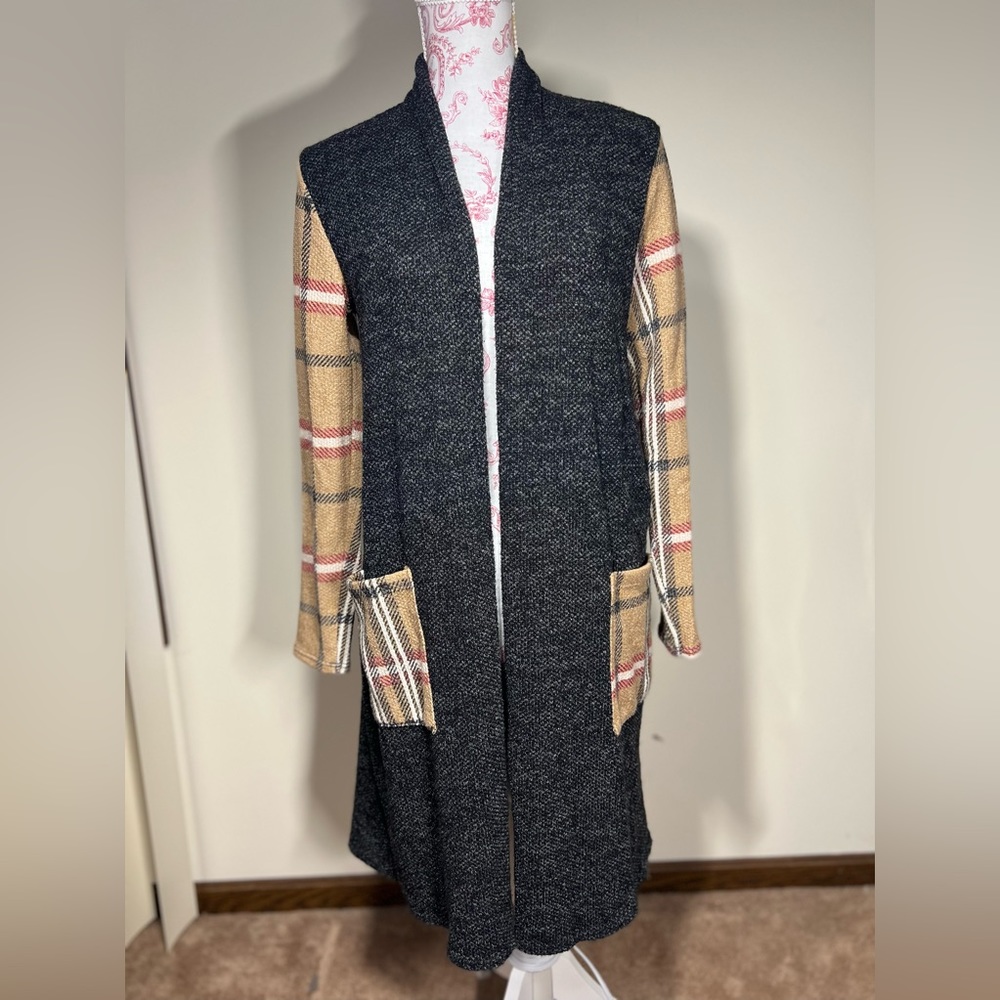 Burberry Like Poly Rayon blend Charcoal Grey Plaid Womens Cardigan sweater sz S